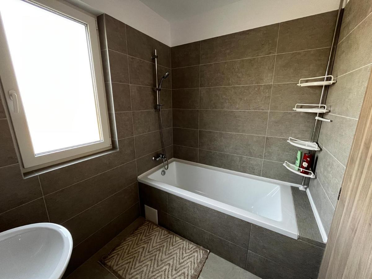 Appartement Apartament Modern Cu O Camera à Timişoara Extérieur photo